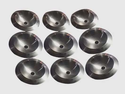 What are the considerations for the material selection of wheel hub forgings?